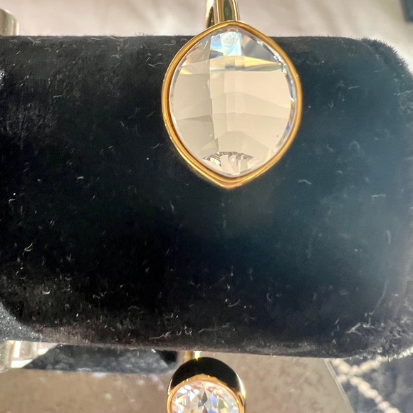 Swarovski touchstone gold tone bangle with clear crystal - Picture 3 of 8